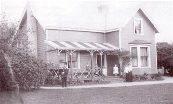 Riwaka school house, Rbt & Annie Irwin, 1907