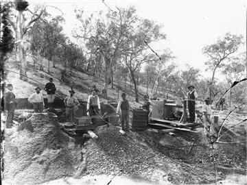 Gold mining, Adelong area, c.1900